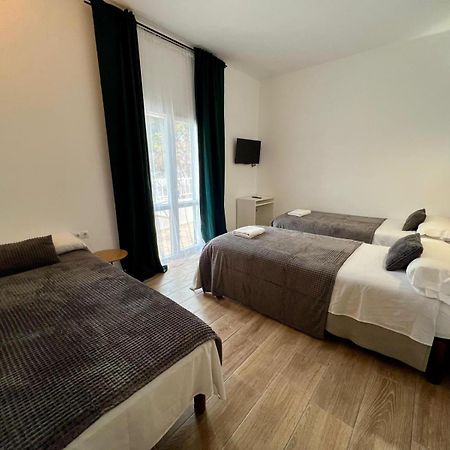 Hostal Oasis Dor Cala d'Or  Ngoại thất bức ảnh