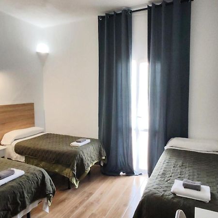 Hostal Oasis Dor Cala d'Or  Ngoại thất bức ảnh